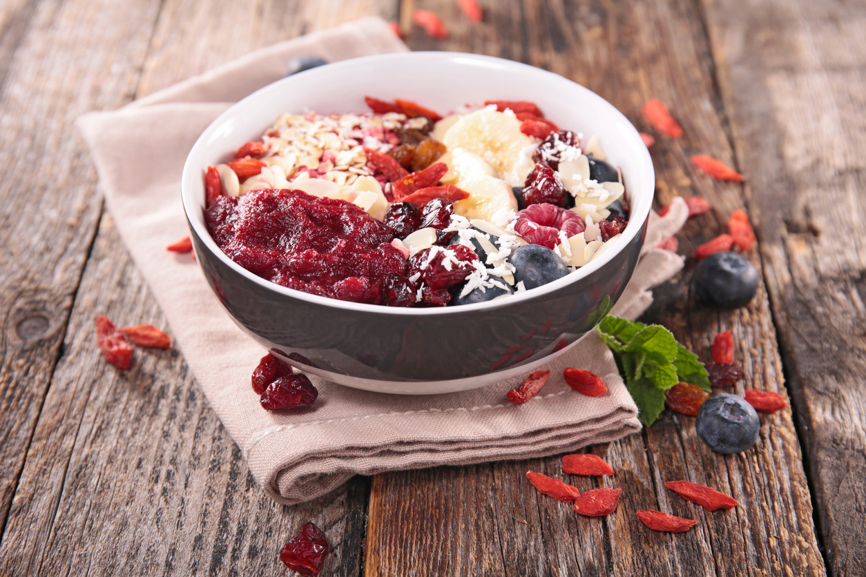 smoothie bowl with berry