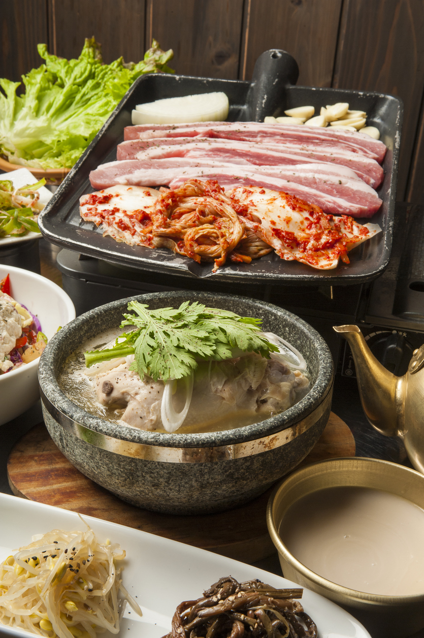 韓国料理の食卓
